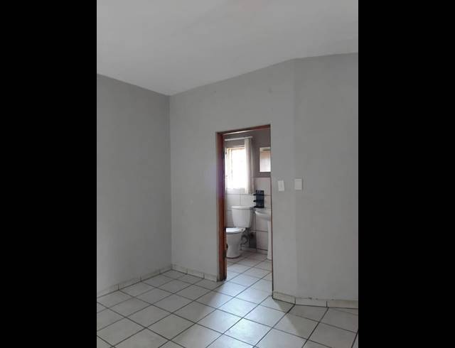 1 BEDROOM APARTMENT FOR SALE IN KANNONIERS PARK